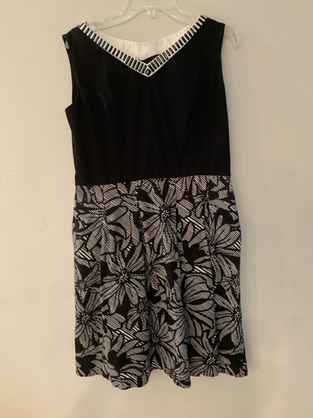 Anne Klein Black & White Floral Midi Dress with pockets 14 no flaws